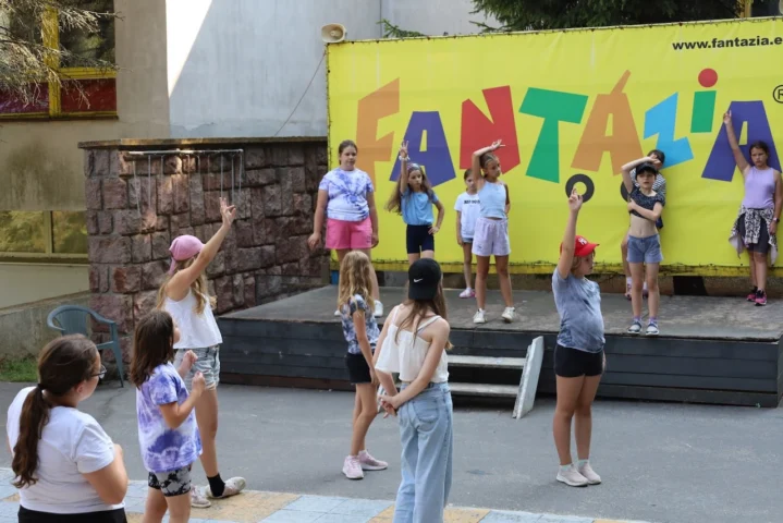 deti v letnom tábore Fantázia – 2. fantastický turnus 2026, 7. deň, Príprava na festival – fotka 12 z 46