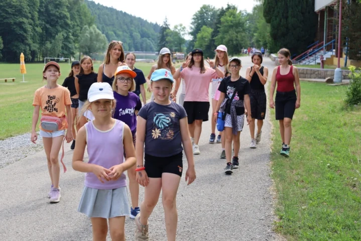 deti v letnom tábore Fantázia – 2. fantastický turnus 2026, 5. deň, Začarovaný les – fotka 12 z 57