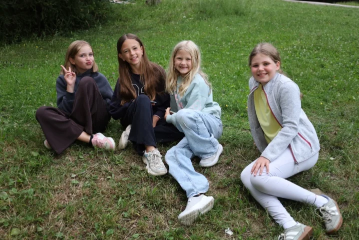 deti v letnom tábore Fantázia – 2. fantastický turnus 2026, 5. deň, Opekačka – fotka 15 z 65