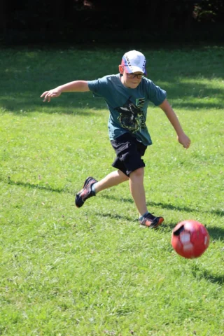 deti v letnom tábore Fantázia – 2. fantastický turnus 2026, 5. deň, Fantastické kluby dopoludnia – fotka 12 z 93