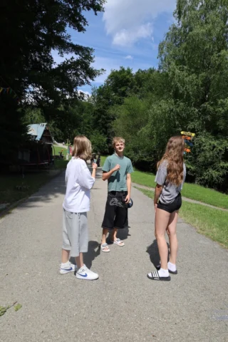 deti v letnom tábore Fantázia – 2. fantastický turnus 2026, 1. deň, Príchod – fotka 31 z 118