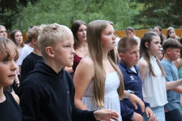 deti v letnom tábore Fantázia – 2. fantastický turnus 2026, 3. deň, Let's dance – fotka 77 z 103