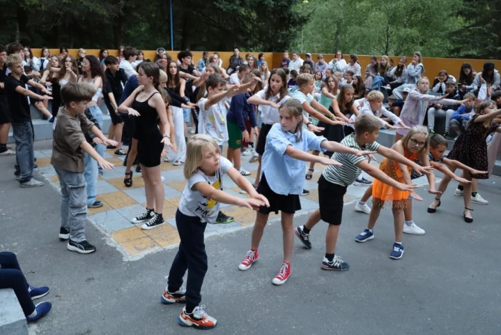 deti v letnom tábore Fantázia – 2. fantastický turnus 2026, 3. deň, Let's dance – fotka 79 z 103