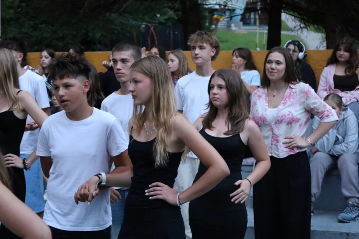 deti v letnom tábore Fantázia – 2. fantastický turnus 2026, 3. deň, Let's dance – fotka 82 z 103