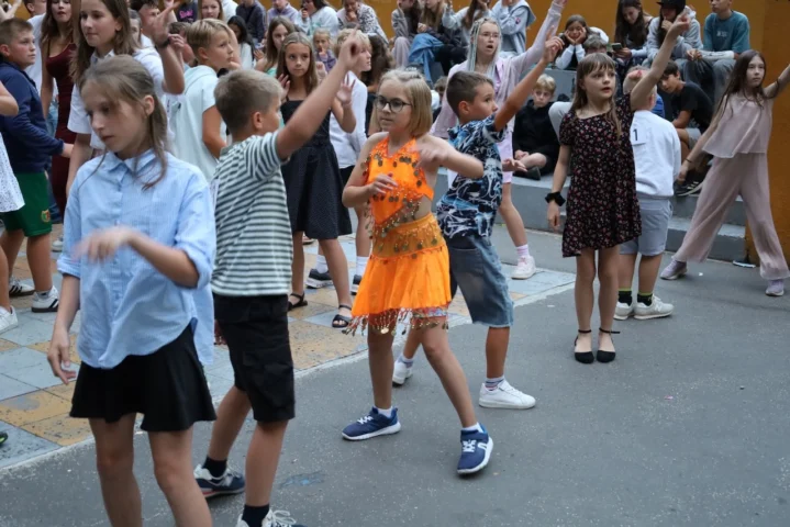 deti v letnom tábore Fantázia – 2. fantastický turnus 2026, 3. deň, Let's dance – fotka 80 z 103