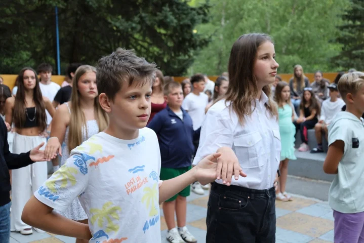 deti v letnom tábore Fantázia – 2. fantastický turnus 2026, 3. deň, Let's dance – fotka 35 z 103