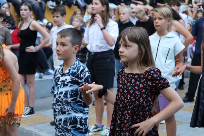 deti v letnom tábore Fantázia – 2. fantastický turnus 2026, 3. deň, Let's dance – fotka 23 z 103
