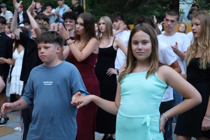 deti v letnom tábore Fantázia – 2. fantastický turnus 2026, 3. deň, Let's dance – fotka 24 z 103