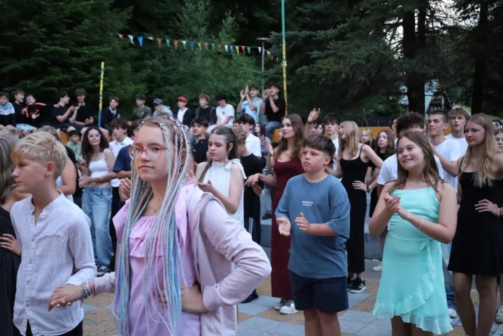 deti v letnom tábore Fantázia – 2. fantastický turnus 2026, 3. deň, Let's dance – fotka 96 z 103