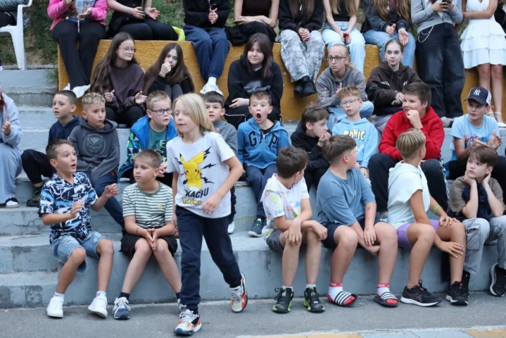 deti v letnom tábore Fantázia – 2. fantastický turnus 2026, 3. deň, Let's dance – fotka 61 z 103