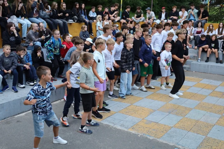 deti v letnom tábore Fantázia – 2. fantastický turnus 2026, 3. deň, Let's dance – fotka 12 z 103