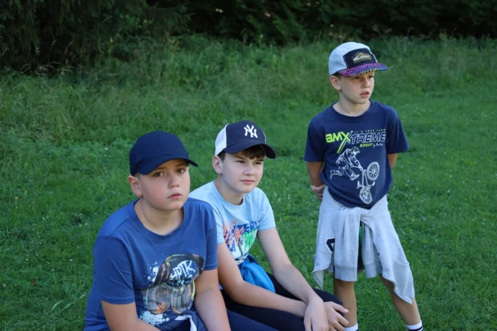 deti v letnom tábore Fantázia – 2. fantastický turnus 2026, 3. deň, Fantastické kluby dopoludnia – fotka 3 z 86
