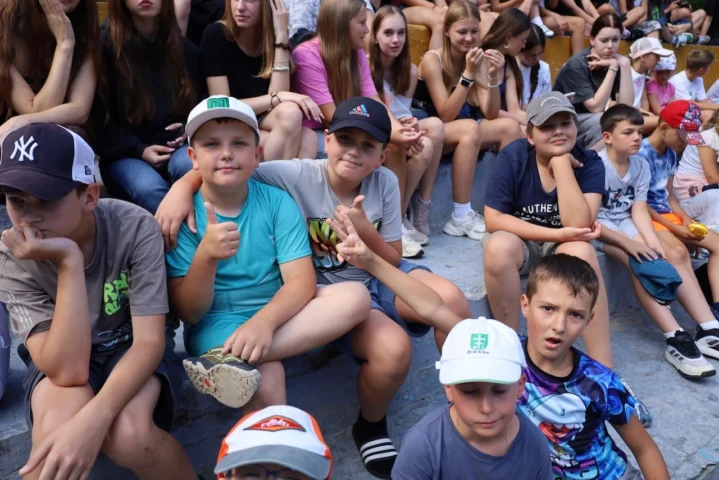 deti v letnom tábore Fantázia – 2. fantastický turnus 2026, 9. deň, Fantastický jarmok – fotka 9 z 160