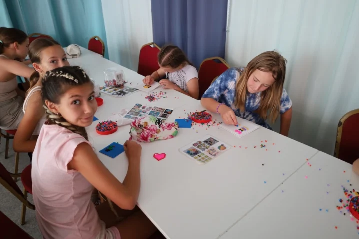 deti v letnom tábore Fantázia – 2. fantastický turnus 2026, 9. deň, Fantastické kluby dopoludnia – fotka 49 z 88