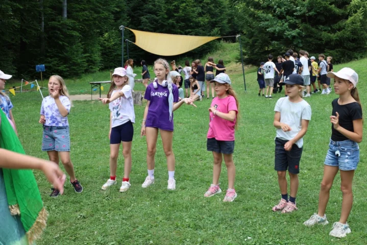 deti v letnom tábore Fantázia – 2. fantastický turnus 2026, 8. deň, Začarovaná krajina – fotka 33 z 111