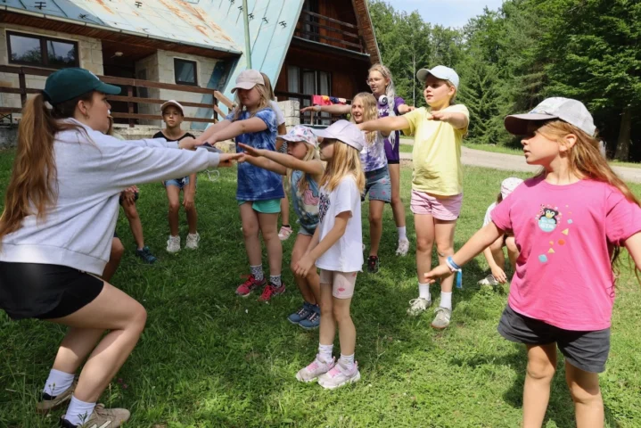 deti v letnom tábore Fantázia – 2. fantastický turnus 2026, 8. deň, Začarovaná krajina – fotka 10 z 111