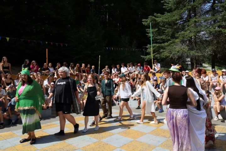 deti v letnom tábore Fantázia – 2. fantastický turnus 2026, 8. deň, Začarovaná krajina – fotka 1 z 111