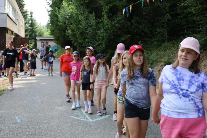 deti v letnom tábore Fantázia – 2. fantastický turnus 2026, 8. deň, Začarovaná krajina – fotka 5 z 111