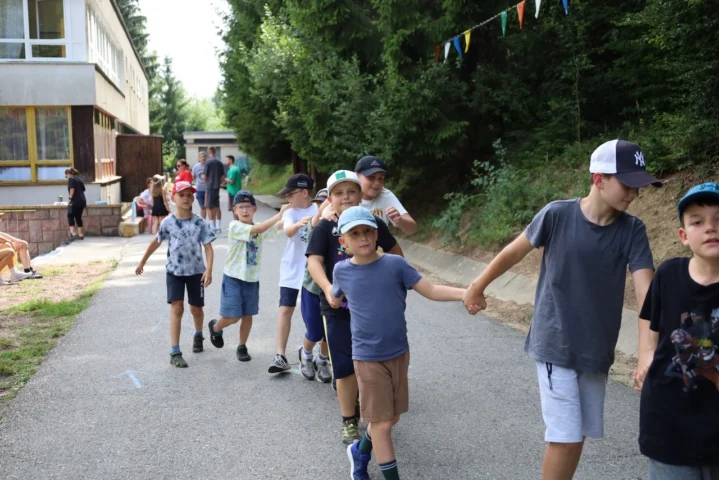 deti v letnom tábore Fantázia – 2. fantastický turnus 2026, 8. deň, Začarovaná krajina – fotka 8 z 111