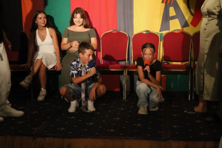 deti v letnom tábore Fantázia – 2. fantastický turnus 2026, 8. deň, Chlapec a dievča Fantázie – fotka 77 z 123