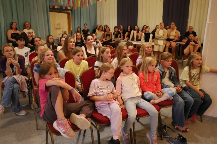 deti v letnom tábore Fantázia – 2. fantastický turnus 2026, 8. deň, Chlapec a dievča Fantázie – fotka 69 z 123
