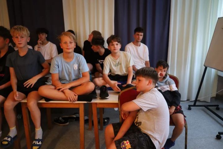 deti v letnom tábore Fantázia – 2. fantastický turnus 2026, 8. deň, Chlapec a dievča Fantázie – fotka 48 z 123