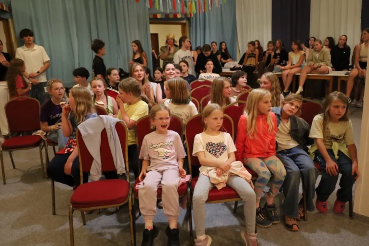 deti v letnom tábore Fantázia – 2. fantastický turnus 2026, 8. deň, Chlapec a dievča Fantázie – fotka 114 z 123